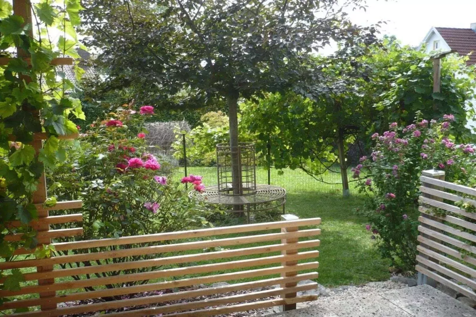 2505-Gardens summer