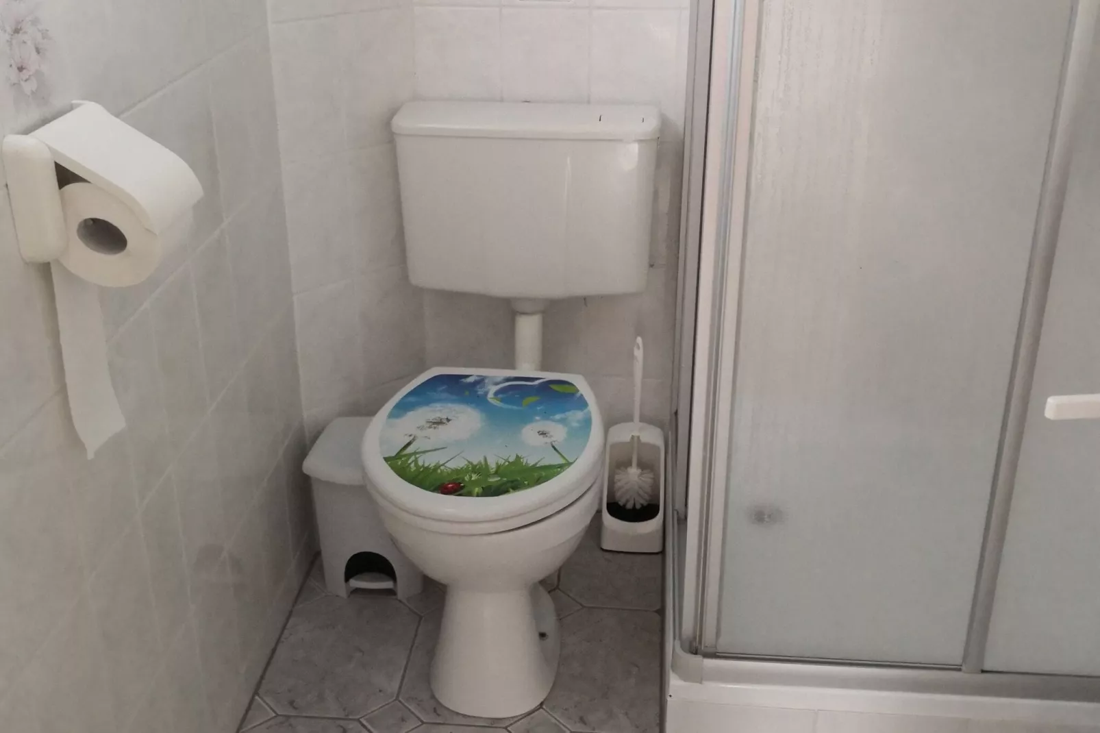 Hinternah-Bathroom