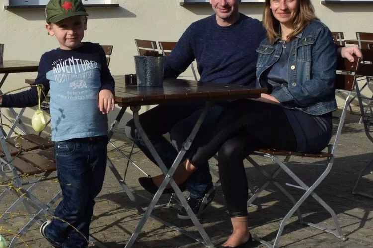 Ferienhaus Eldeblick 4 Personen direkt am Eldeufer in Parchim-Gardens summer
