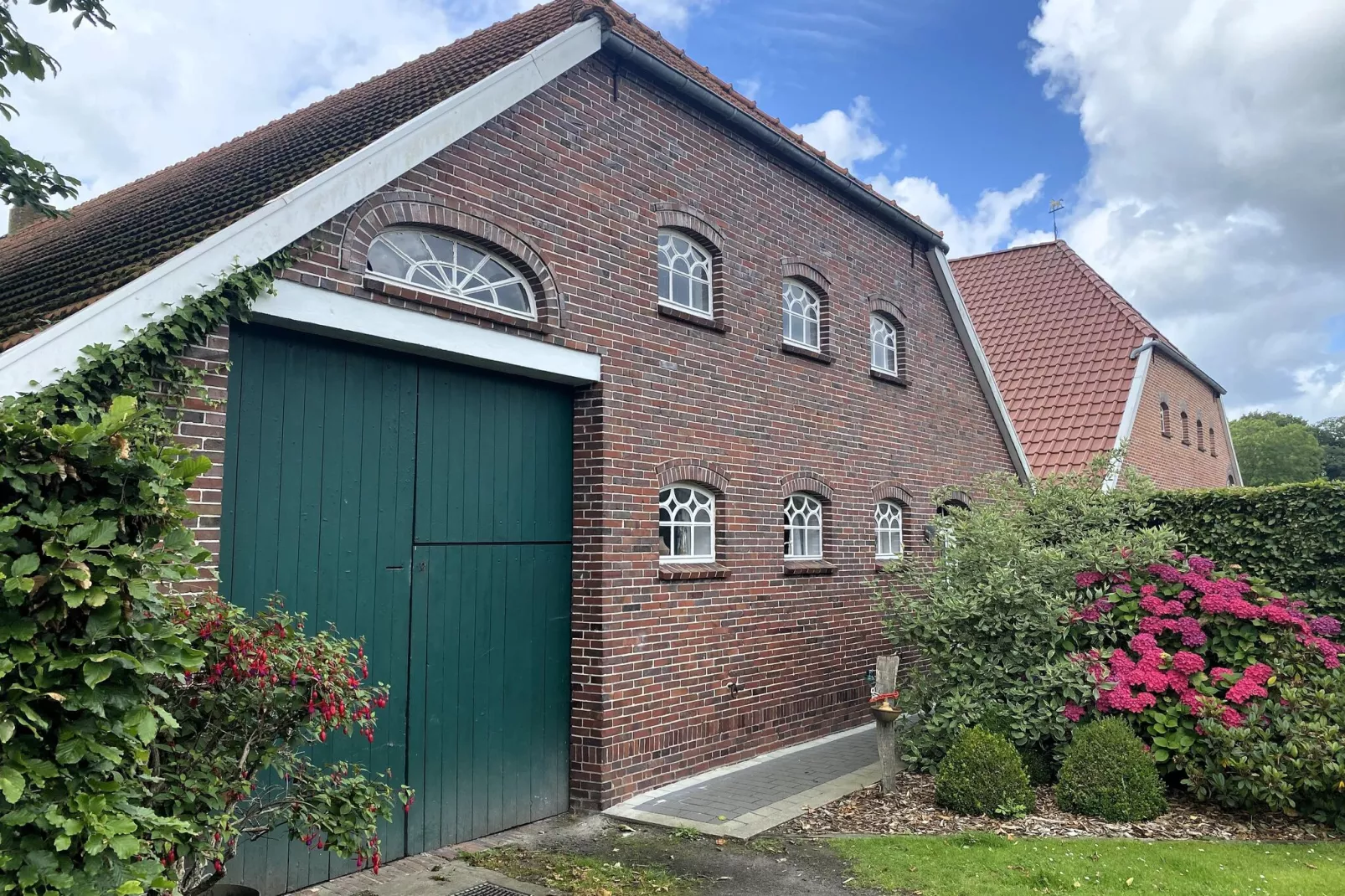 Schwalbenhaus-Exterior summer