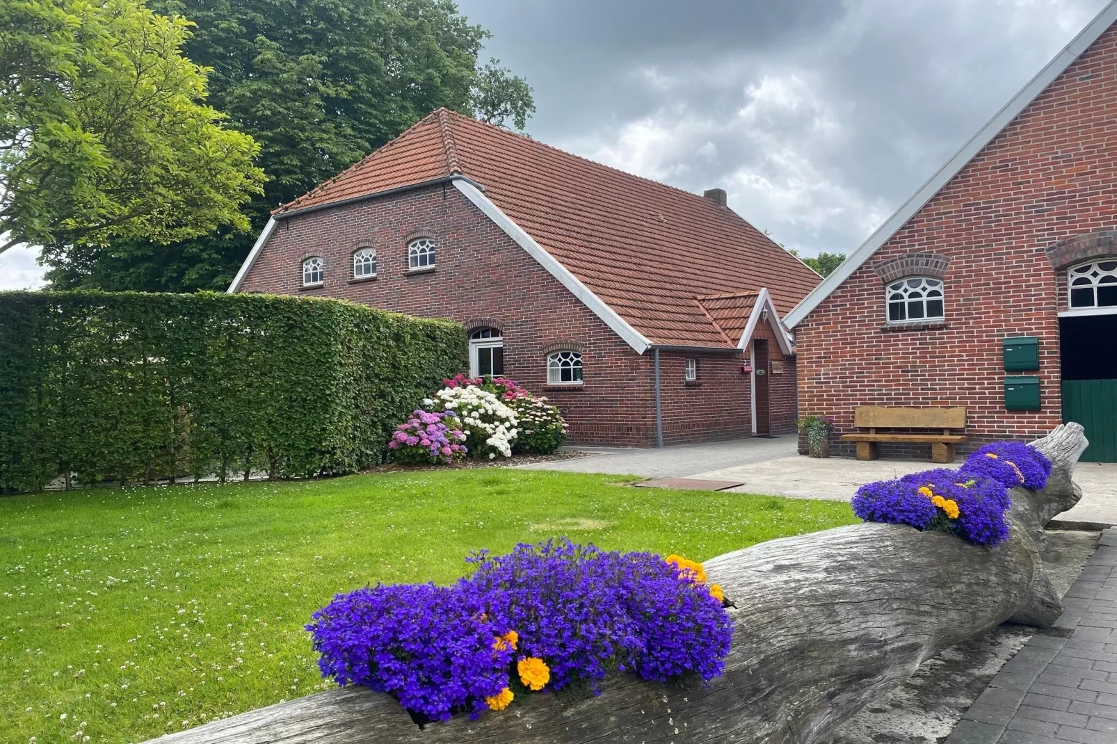 Taubenhaus-Exterior summer