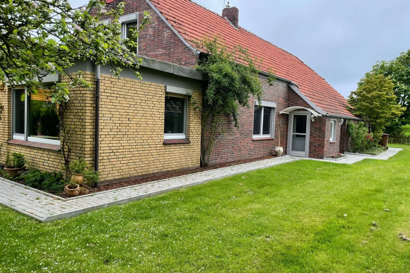 Ferienhaus mit großem Grundstück in Friederikensiel-Extérieur été