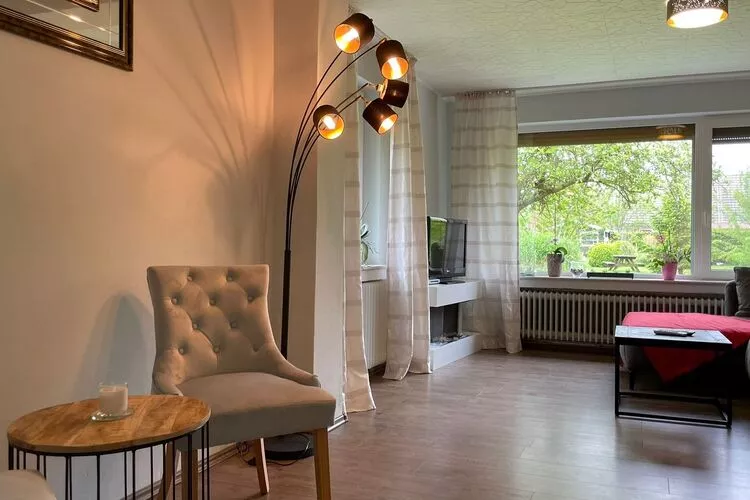 Ferienhaus mit großem Grundstück in Friederikensiel-Salon