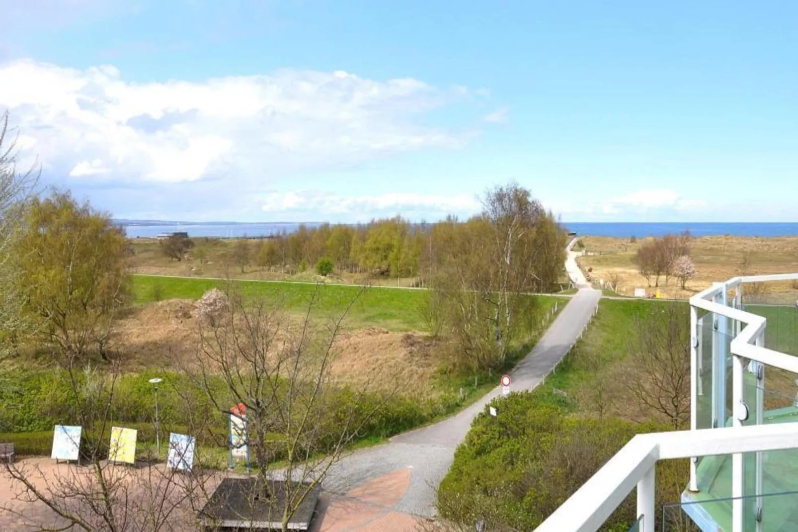 1-Zimmer-Apartement "Am Park"-View summer