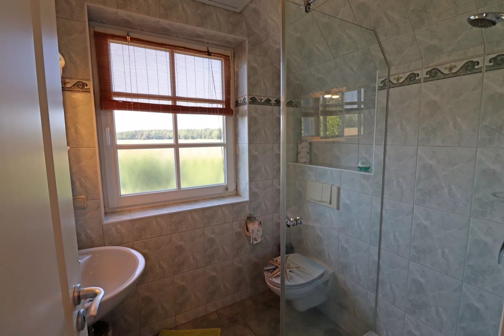 Ferienwohnung Wieck am Darß-Ferienwohnung Drews-Badezimmer
