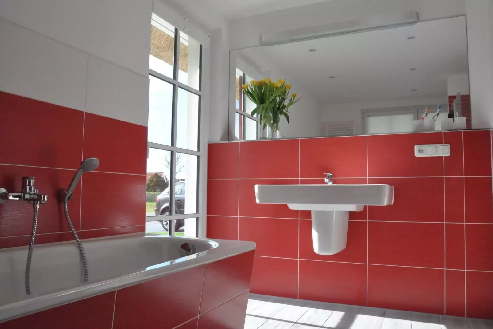 Haubenlerche 63-Bathroom