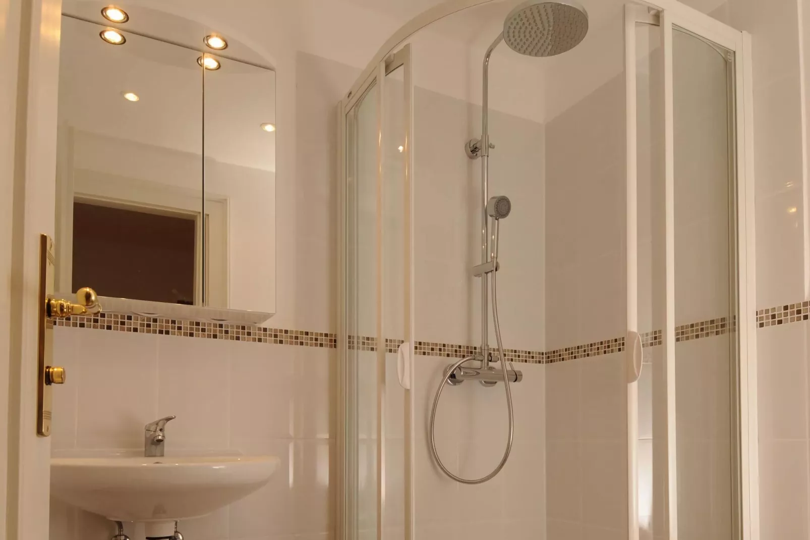 Gutshaus Zicker -Wohnung 3-Bathroom