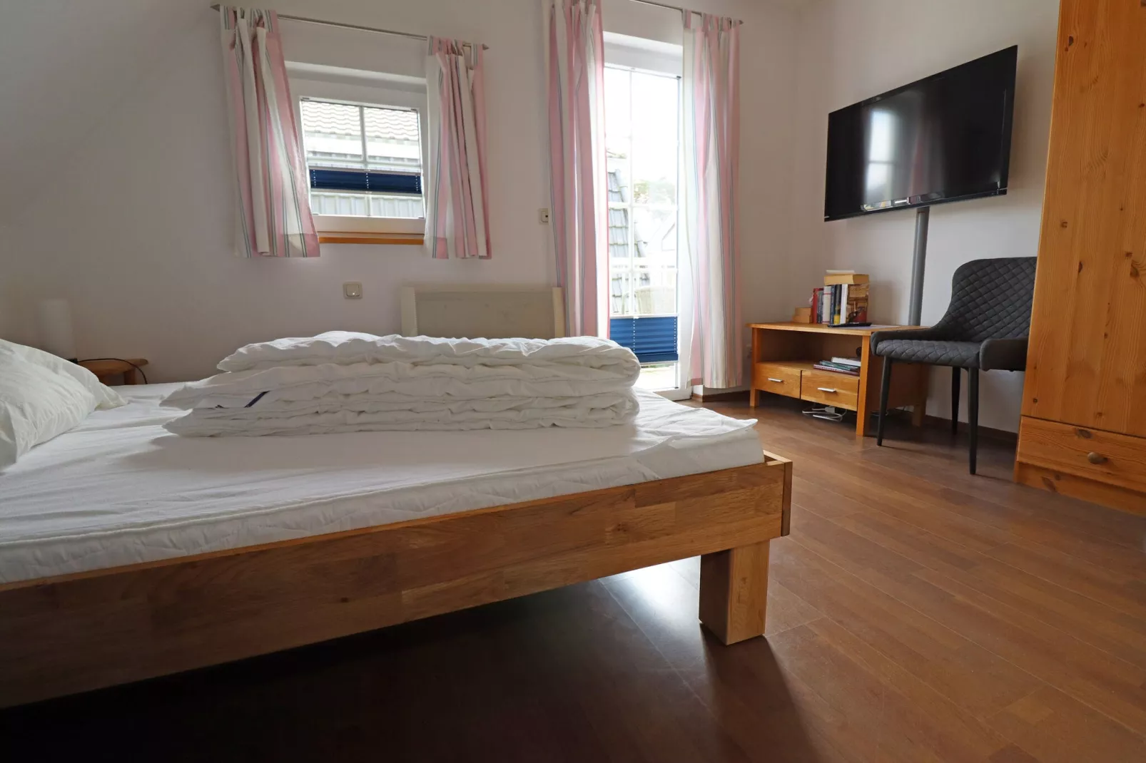 DHH Bernsteinhaus rechts-Bedroom