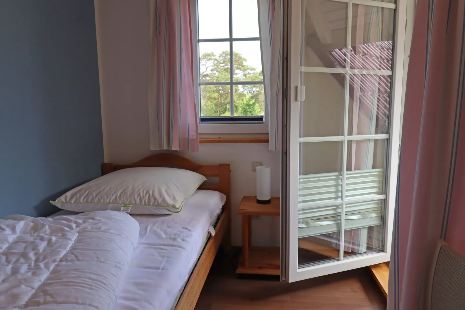DHH Bernsteinhaus rechts-Bedroom