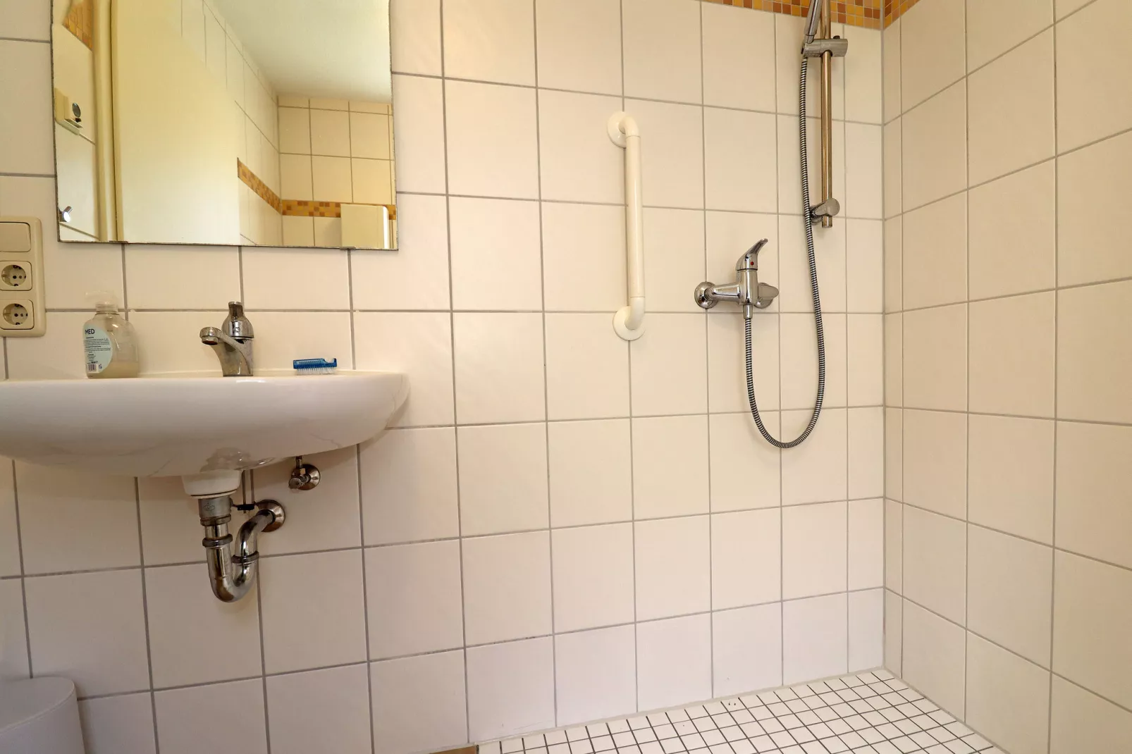 DHH Bernsteinhaus rechts-Bathroom