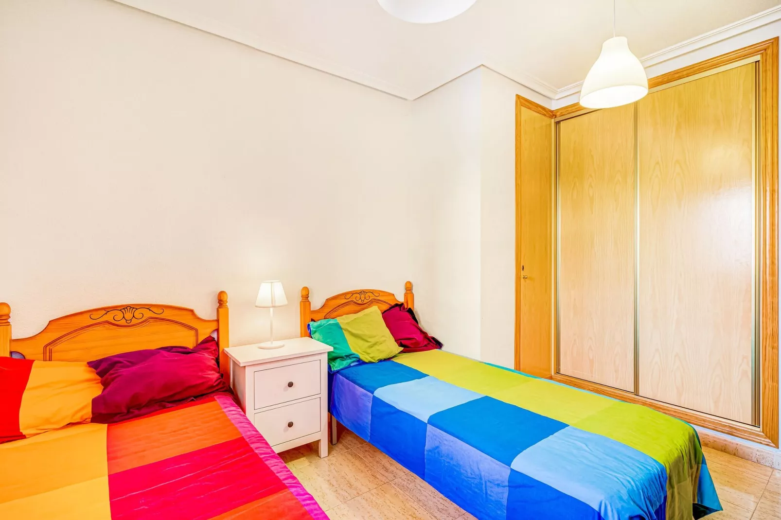 Lovely Bungalow with Swimming pool-Bedroom