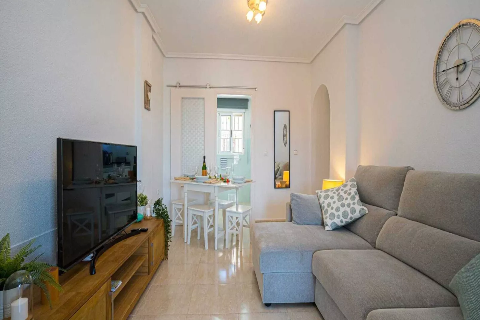 Picasso-Living room