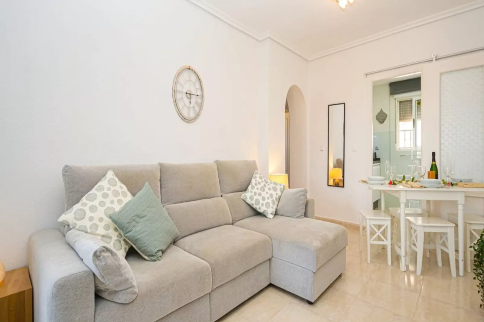 Picasso-Living room