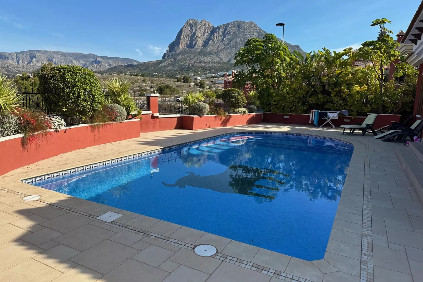 Castillo El Toro-Pool