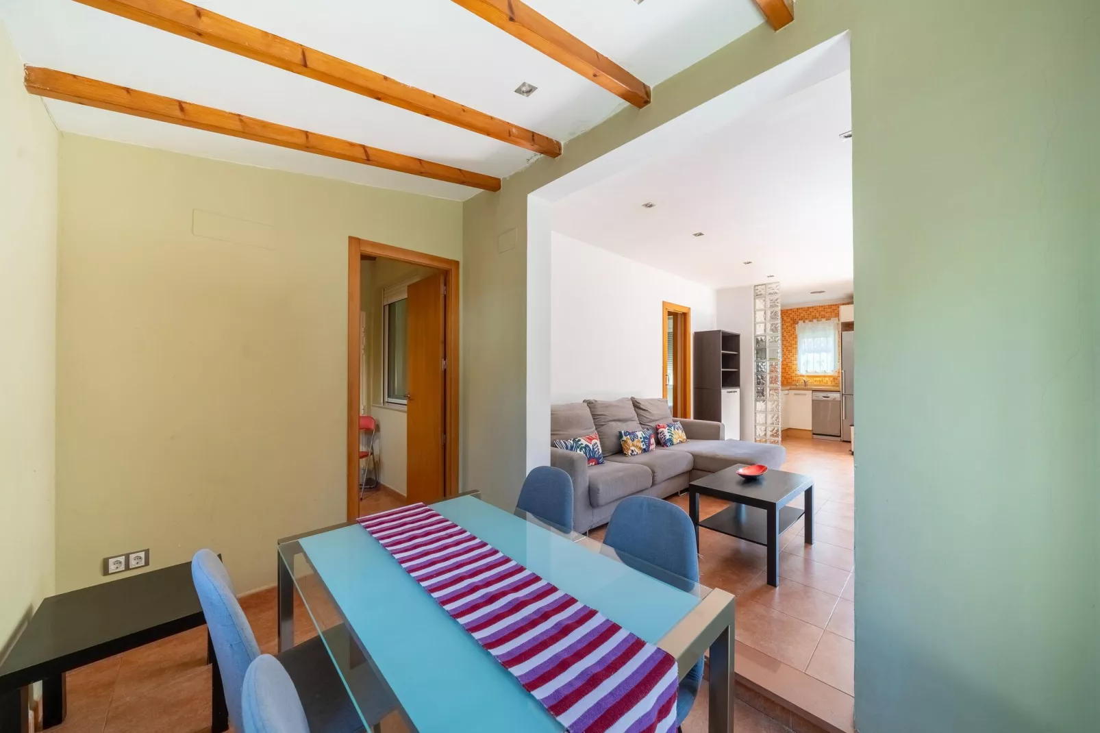 Mar y Montaña-Dining room