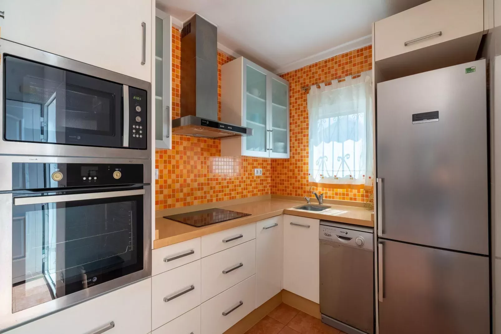 Mar y Montaña-Kitchen