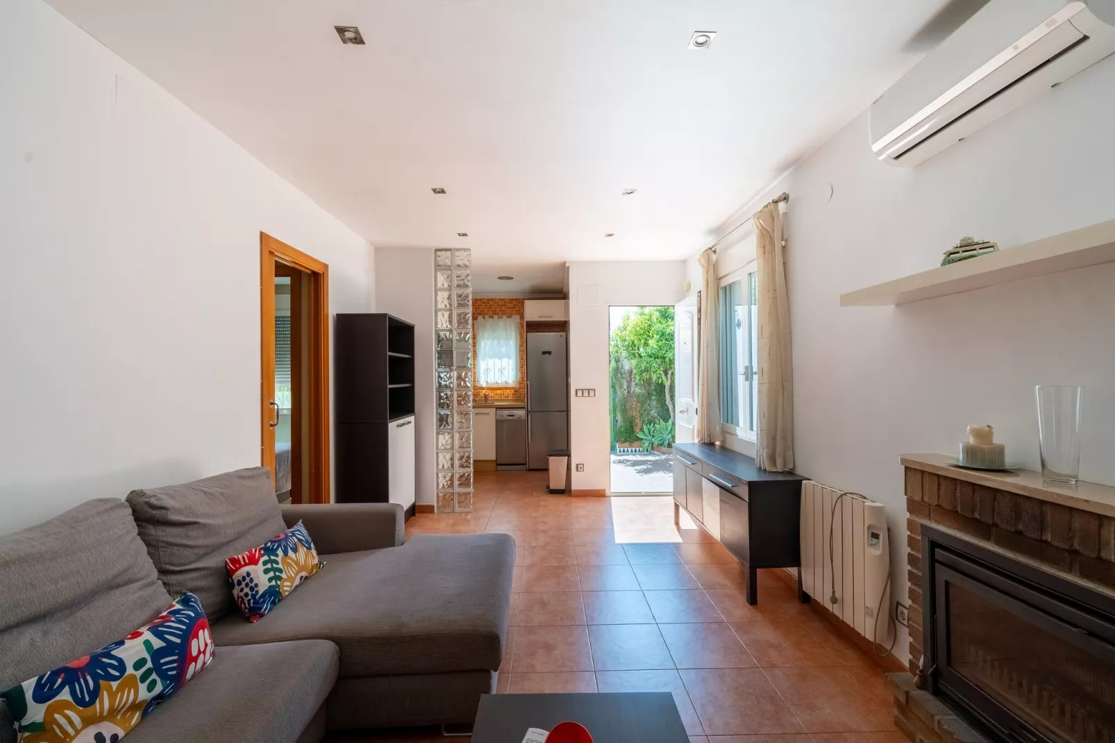 Mar y Montaña-Living room