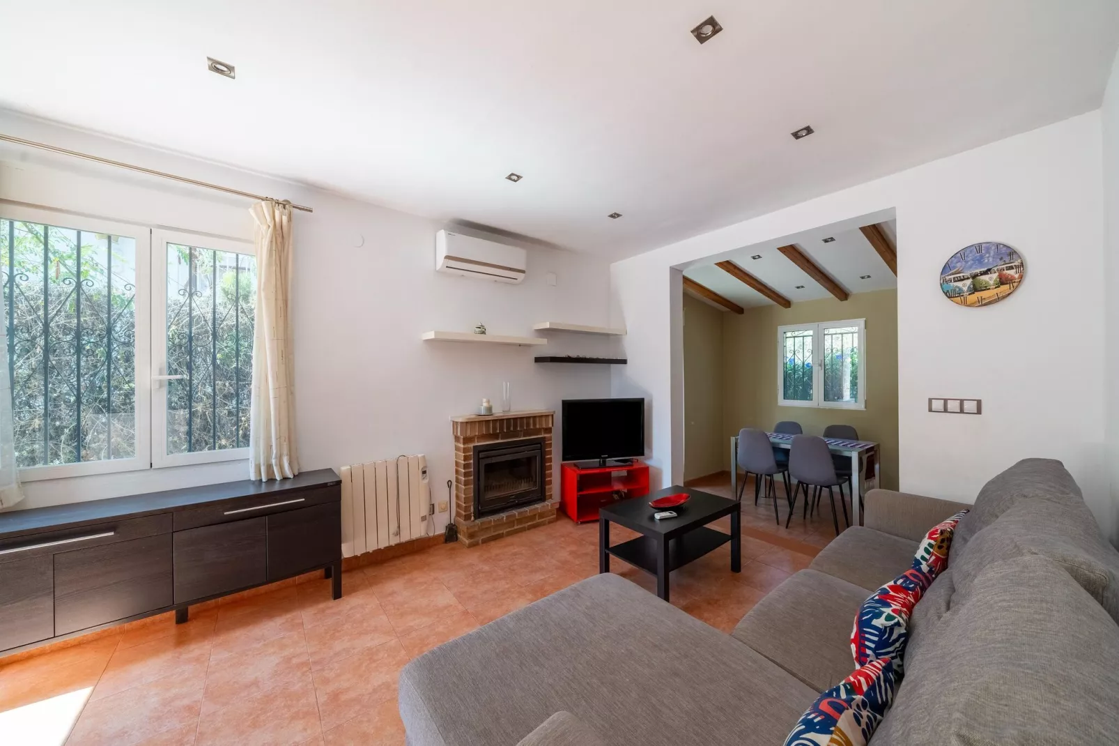 Mar y Montaña-Living room