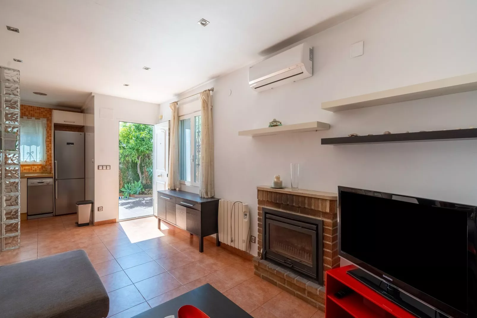Mar y Montaña-Living room