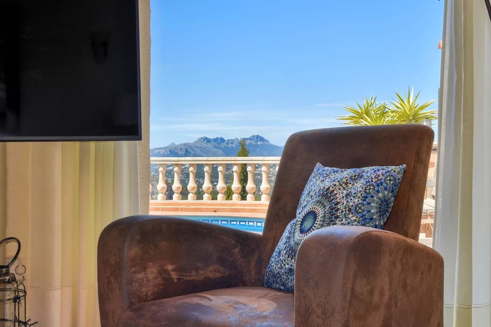 El Sueño-Living room