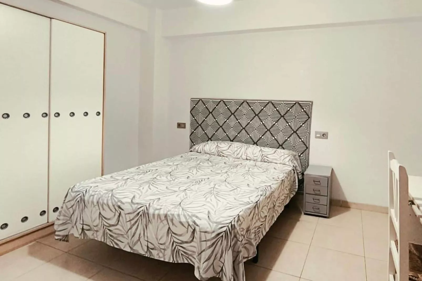 Almeria capital apartamento centrico cerca de la playa-Chambre