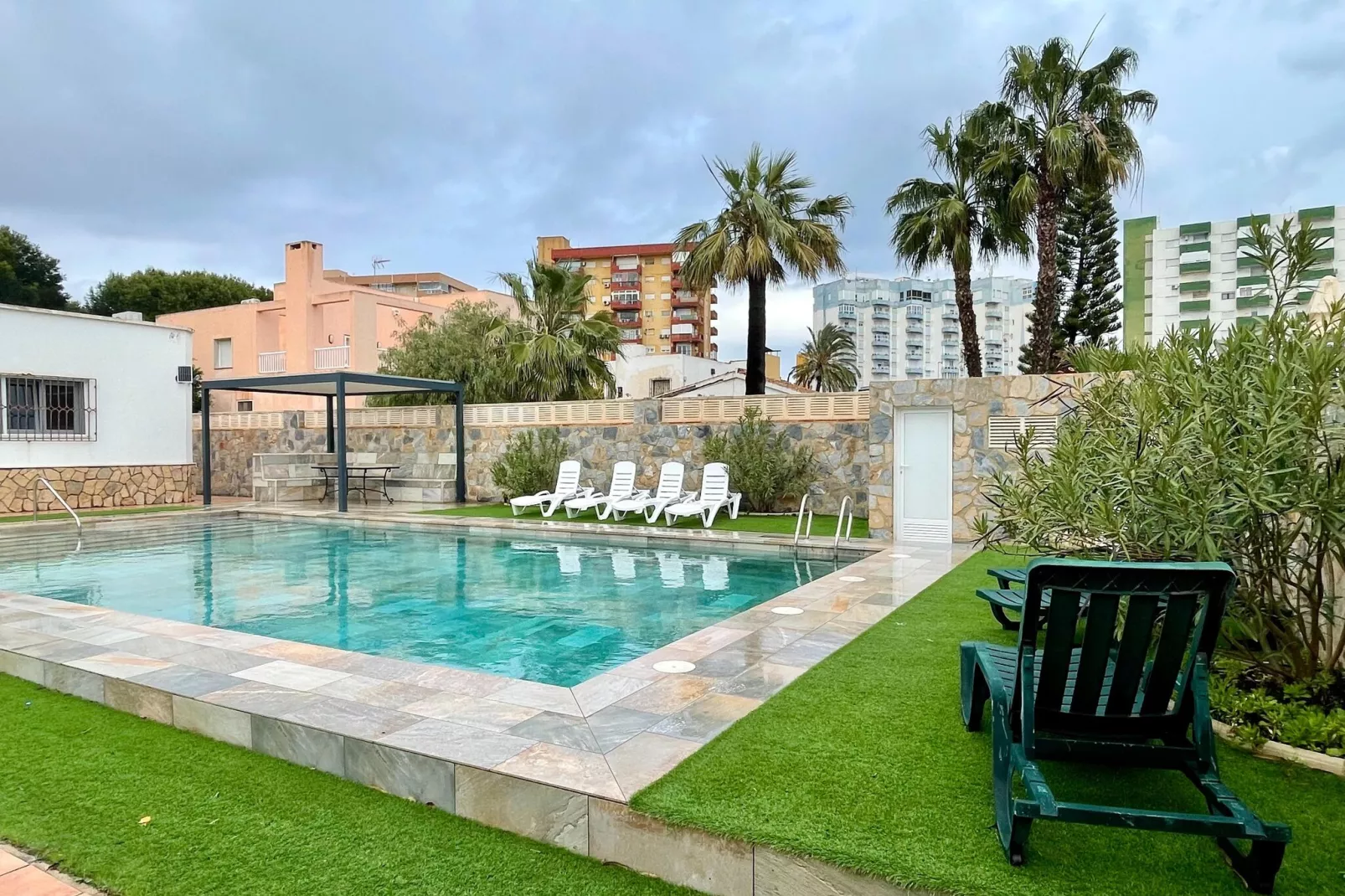 Villa Rio Tajo-Gärten Sommer