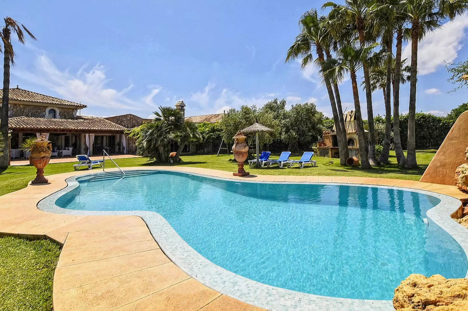 poolofhouse