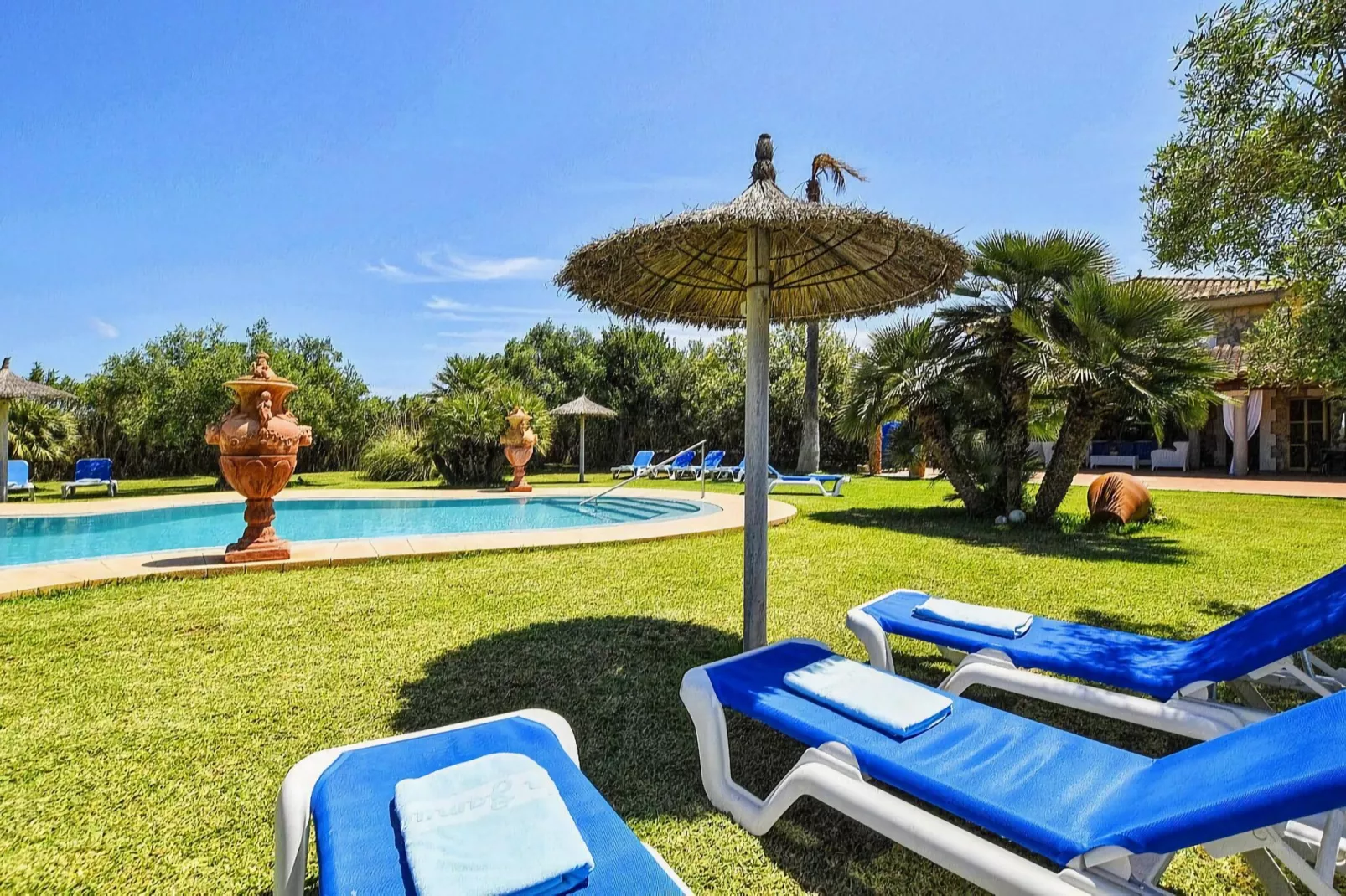 Gamundi-Gardens summer