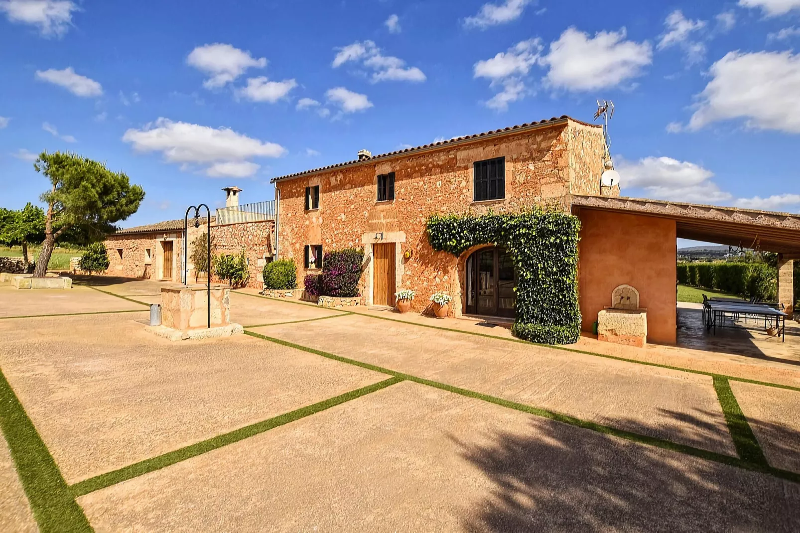Casa Pleta-Exterior summer