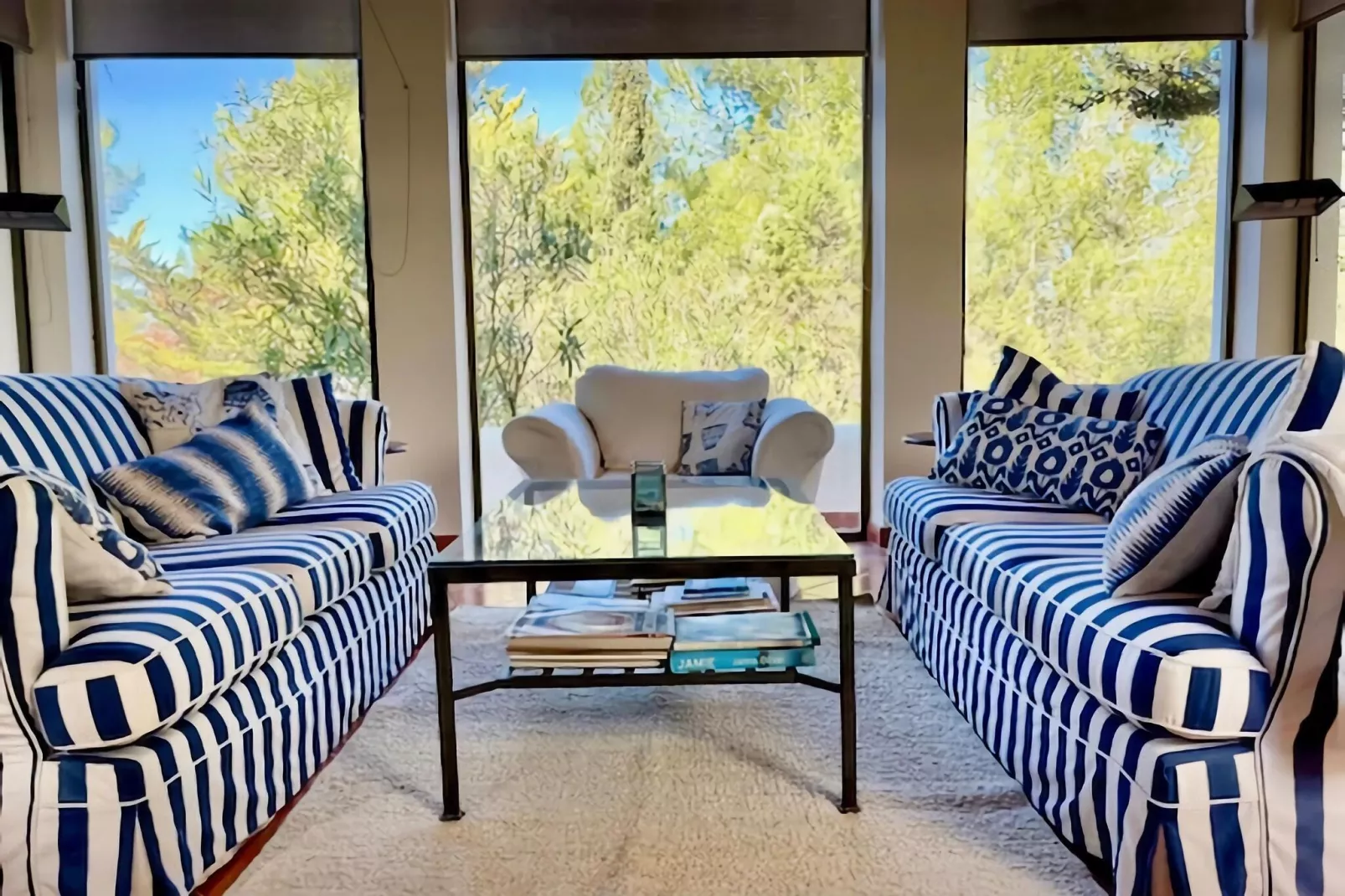 Casa Lourdes-Living room