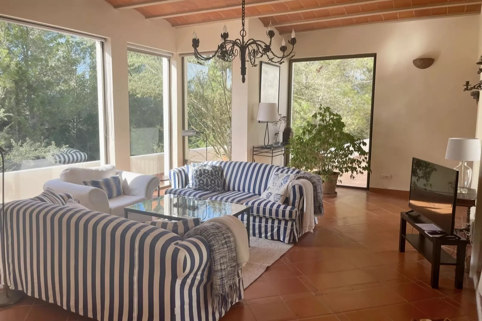 Casa Lourdes-Living room