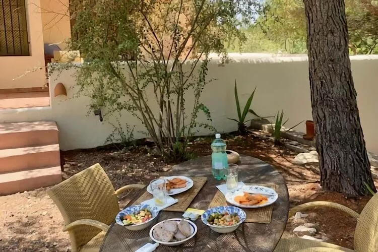 Casa Lourdes-Gardens summer