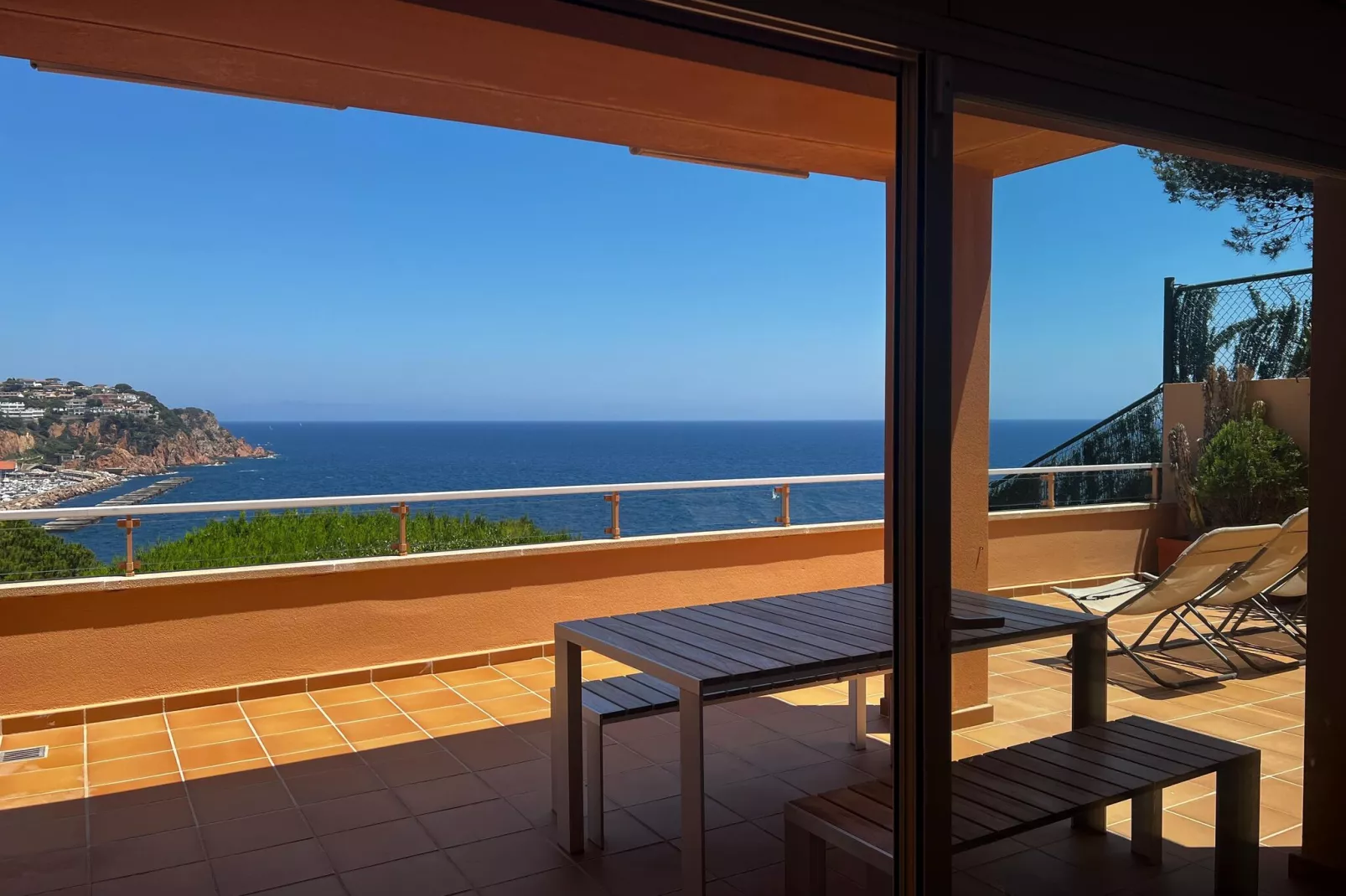 Montecarlo-Terrace balcony