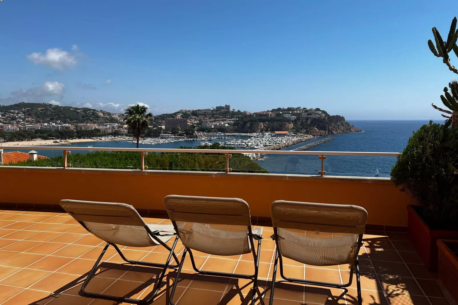 Montecarlo-Terrace balcony