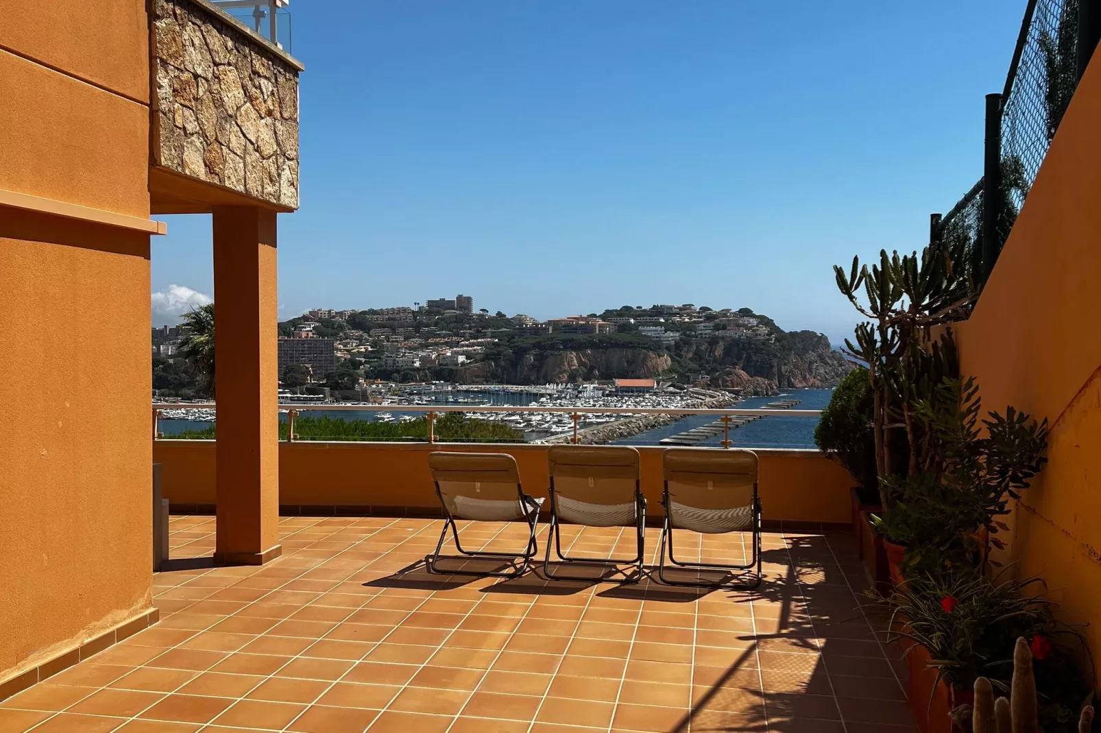 Montecarlo-Terrace balcony