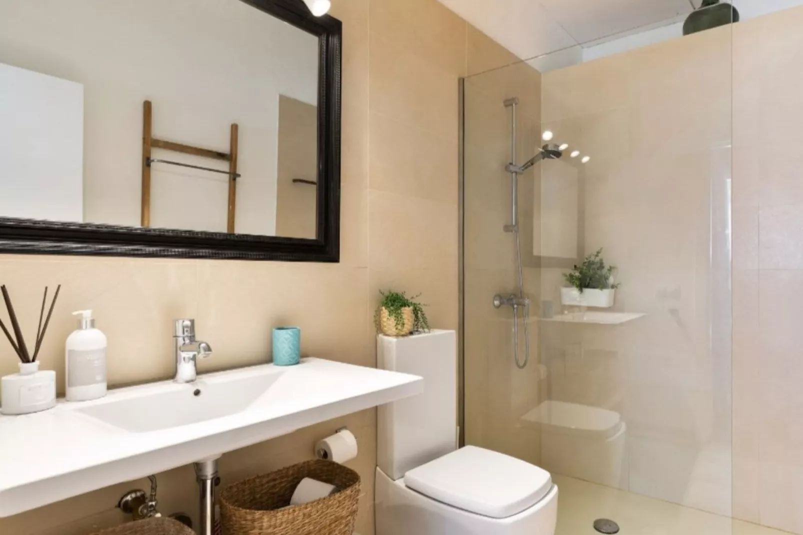 Sant Mori-Bathroom