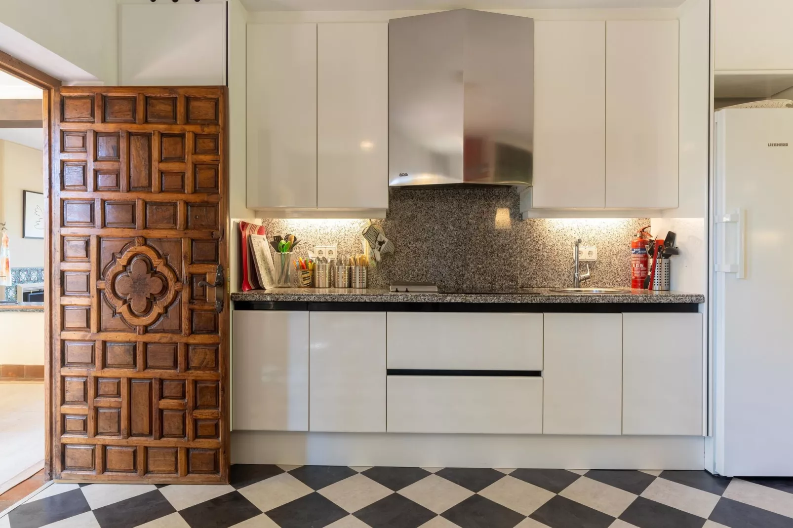 Casa Amarilla-Kitchen