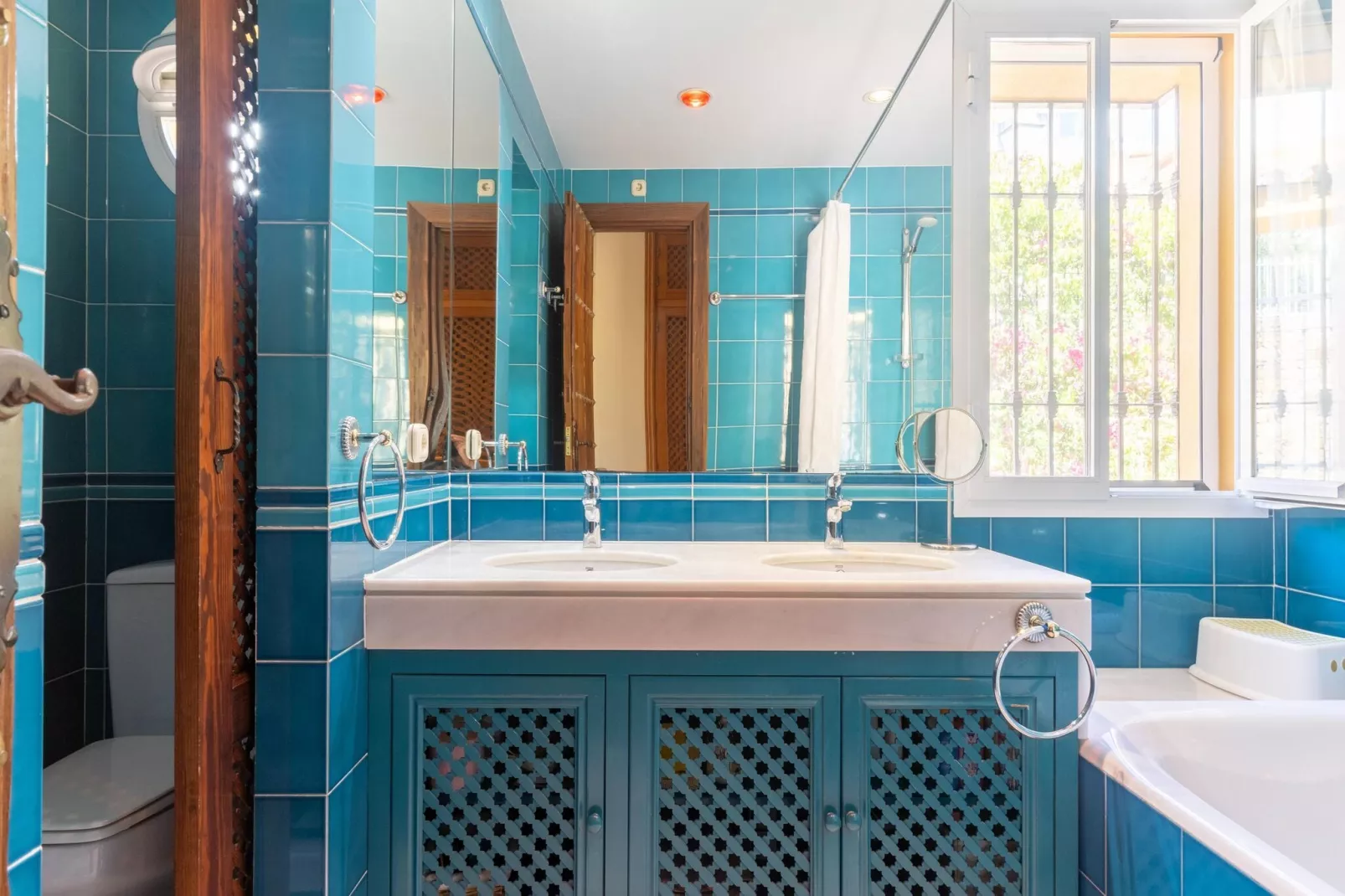 Casa Amarilla-Bathroom