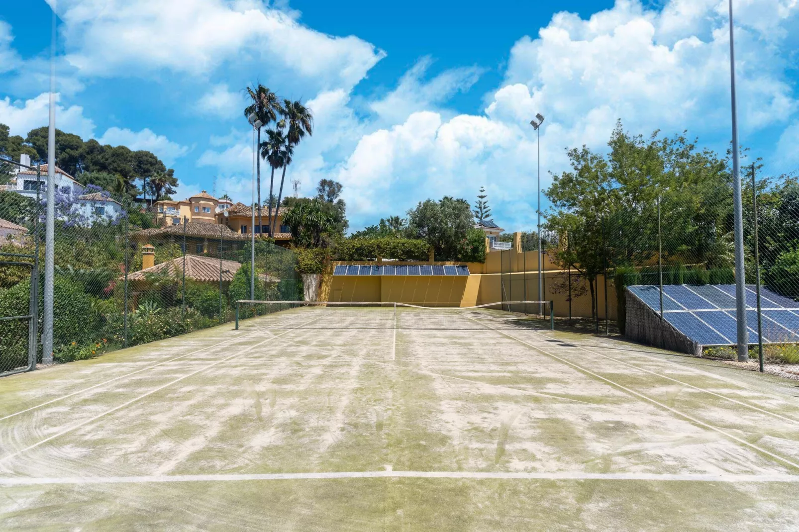 Casa Amarilla-Facilities