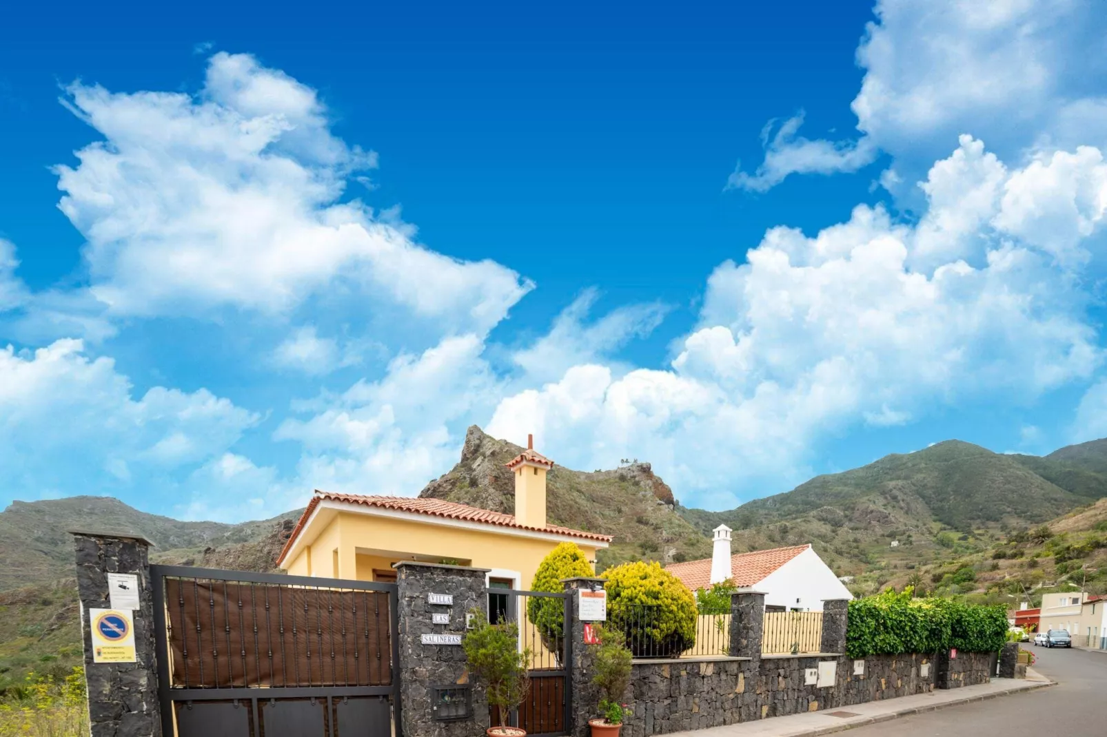 Las Salineras-Exterior summer