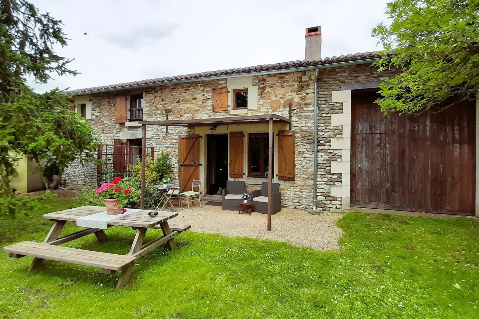 L'Atelier Mosaïque-Extérieur été