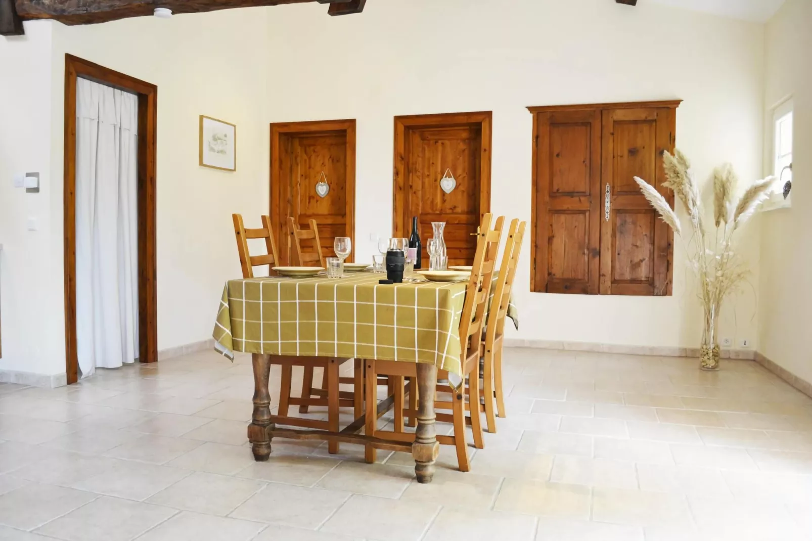 Domaine de Geneviève des Vignes-Dining room