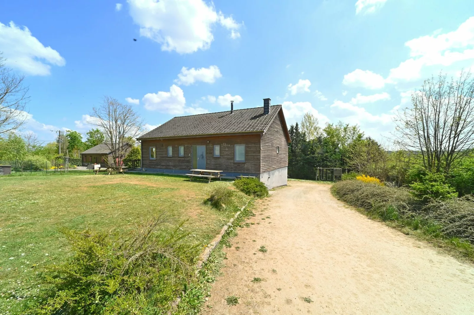 LE BERCAIL-Exterior summer