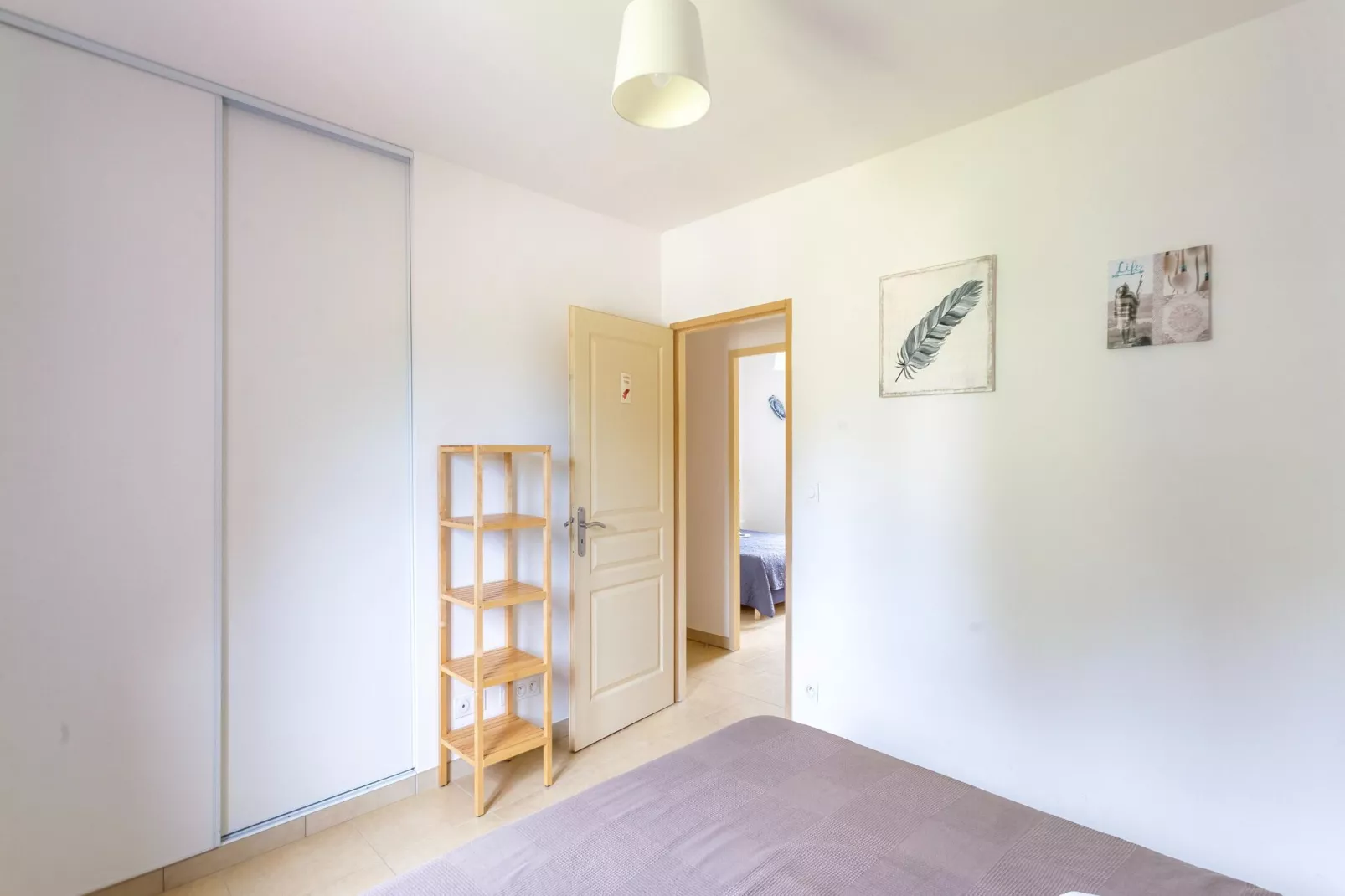 Les Lavandes-Bedroom
