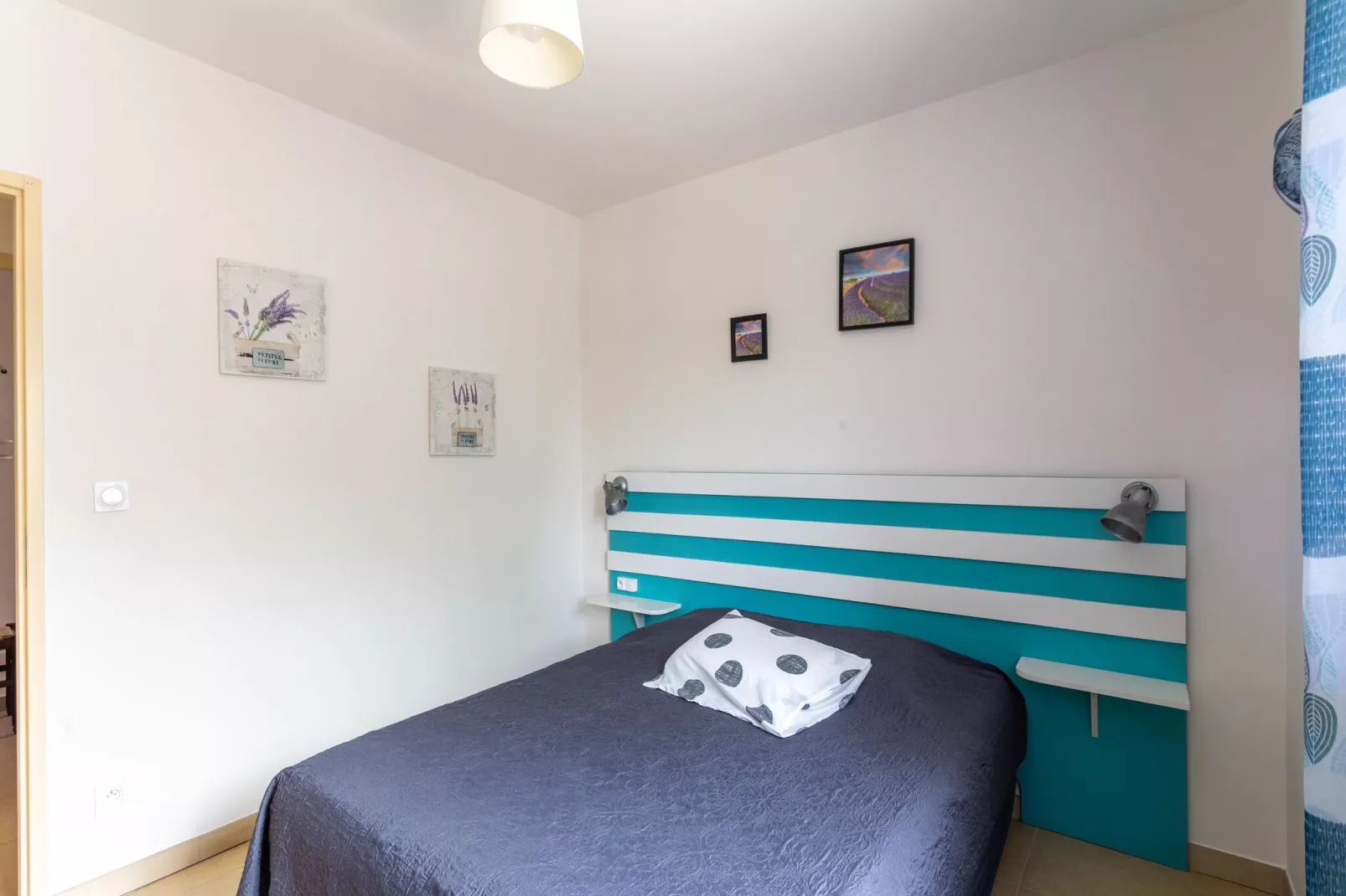 Les Lavandes-Bedroom