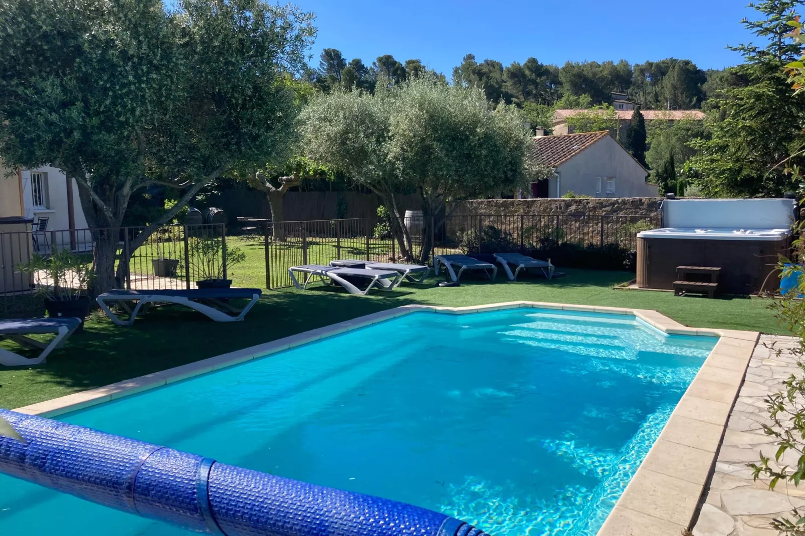 Mas de Montbrun-Pool