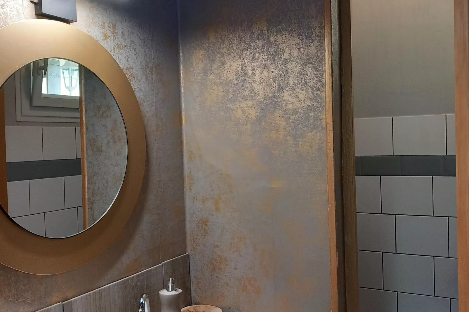 Le Bon Sentiment-Bathroom