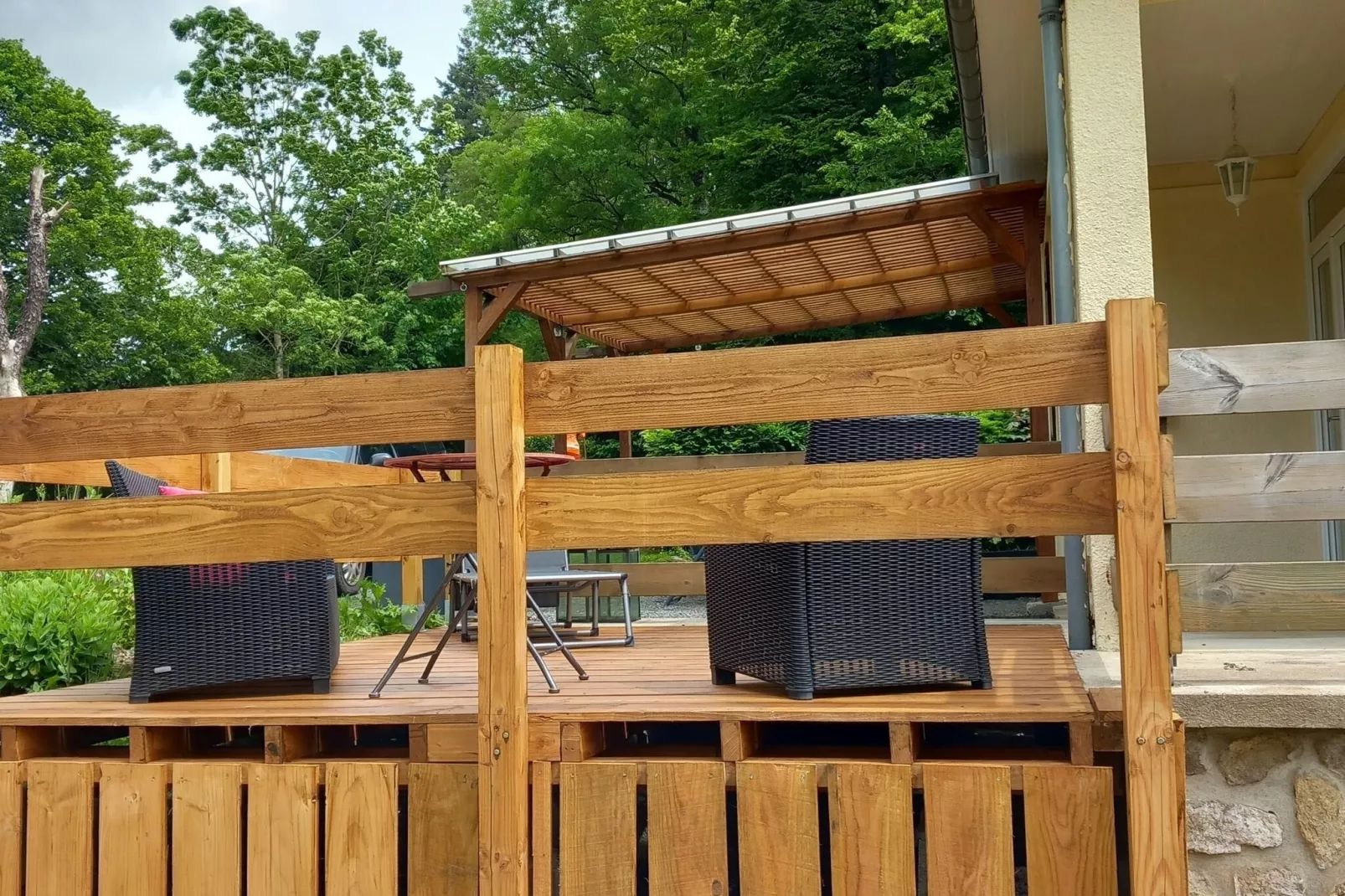 Le Bon Sentiment-Terrace balcony