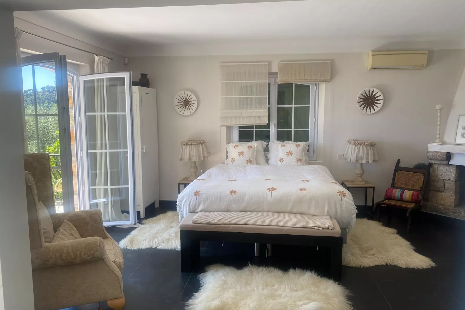 Roucaou-Bedroom