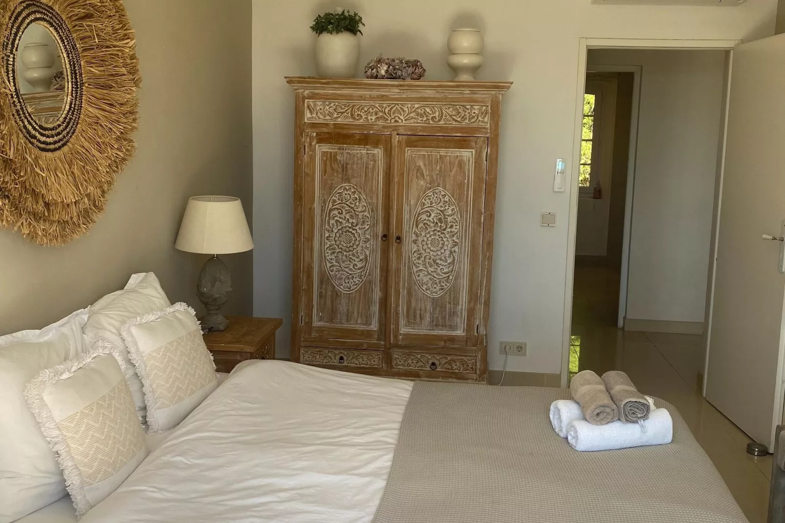 Roucaou-Bedroom